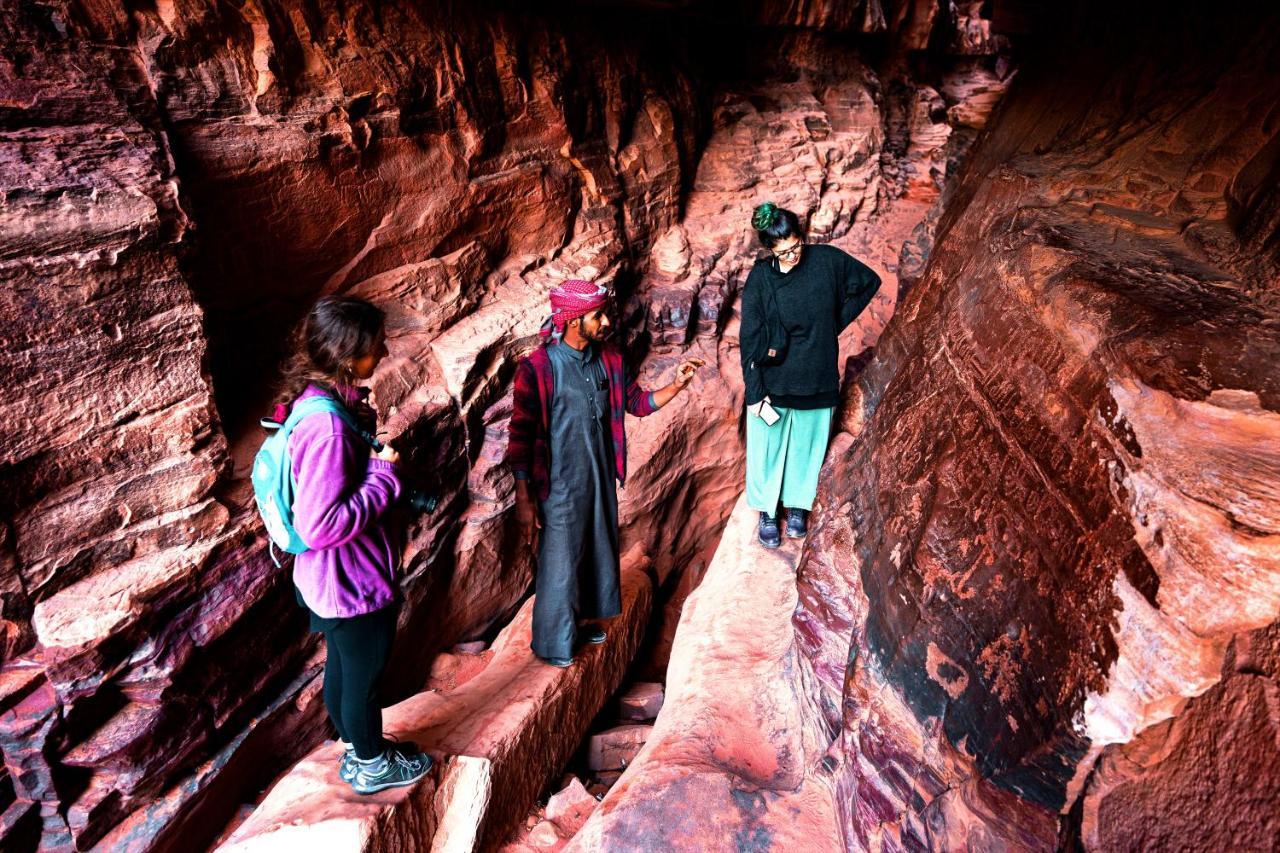 Bedouin Nights Camp Hotel Wadi Rum Bagian luar foto