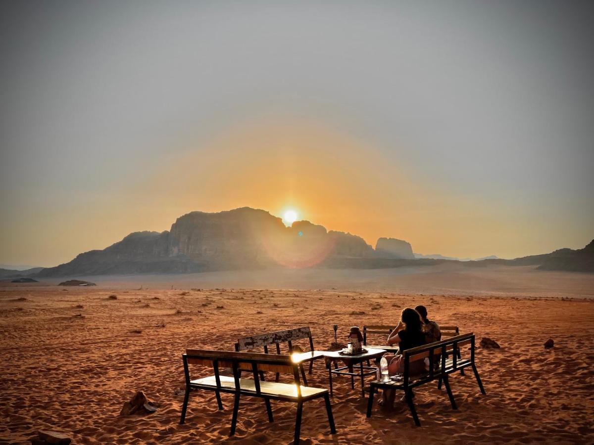 Bedouin Nights Camp Hotel Wadi Rum Bagian luar foto