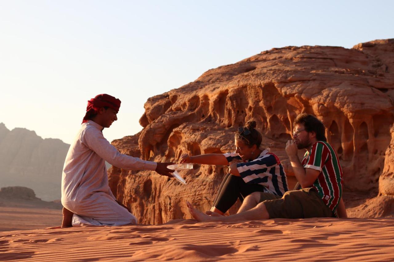 Bedouin Nights Camp Hotel Wadi Rum Bagian luar foto