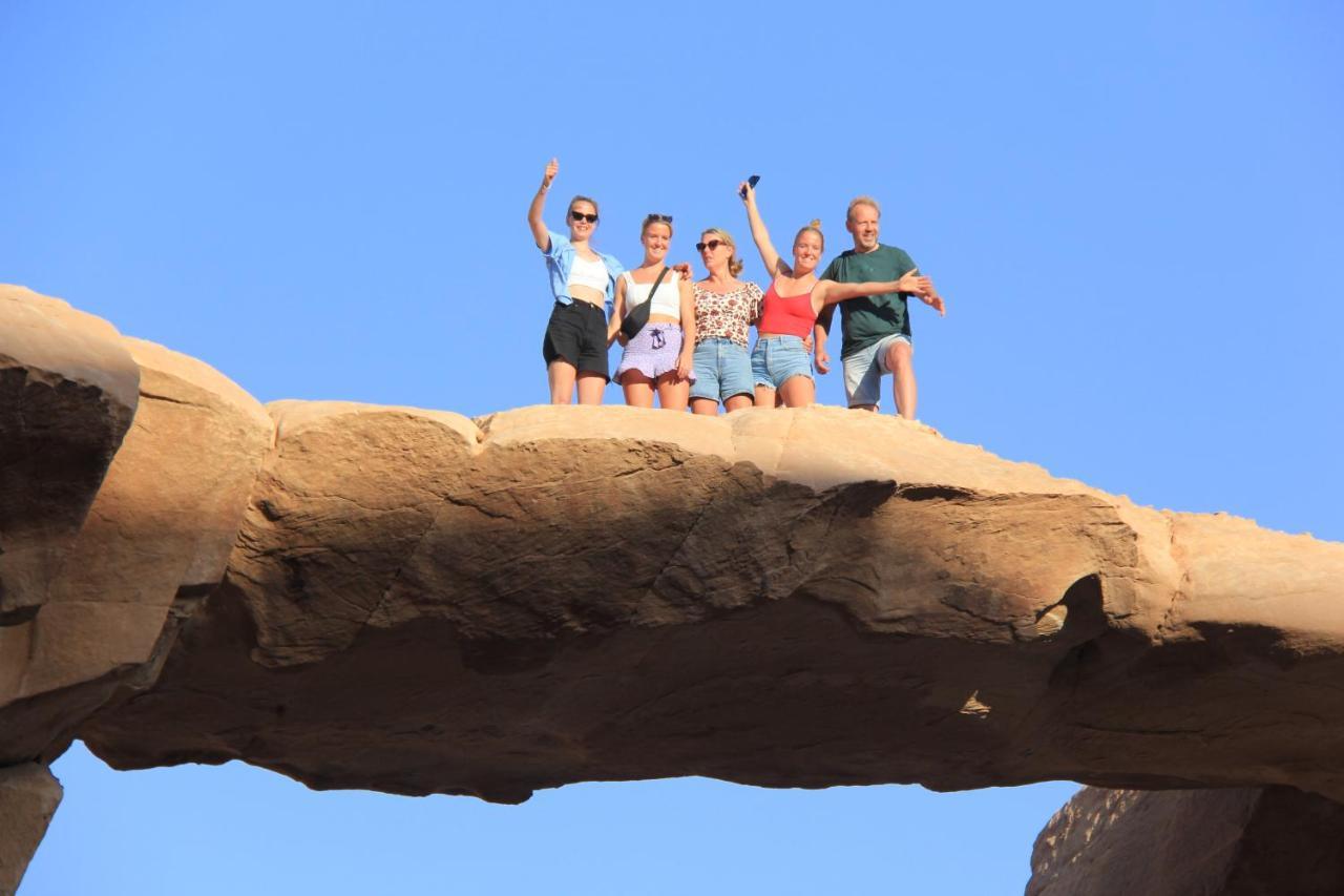 Bedouin Nights Camp Hotel Wadi Rum Bagian luar foto