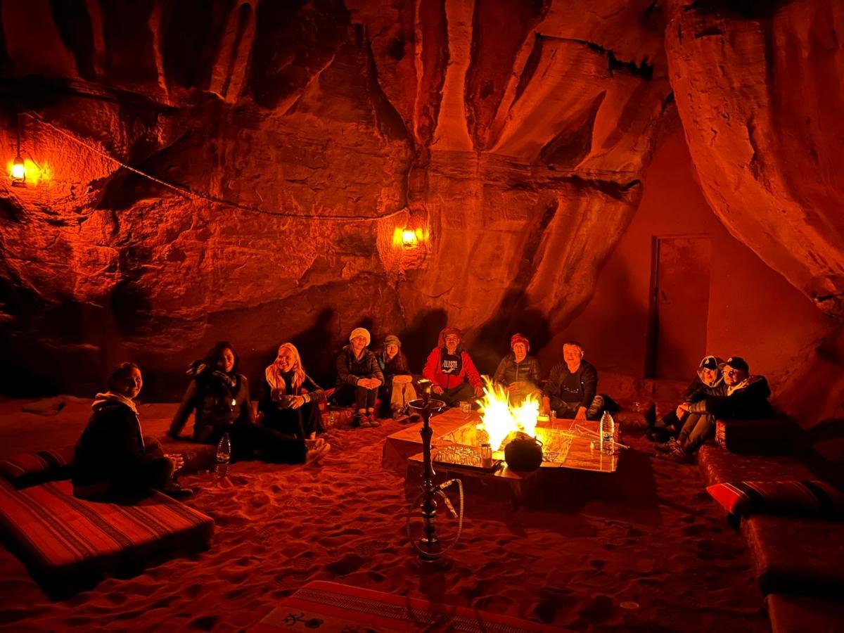 Bedouin Nights Camp Hotel Wadi Rum Bagian luar foto