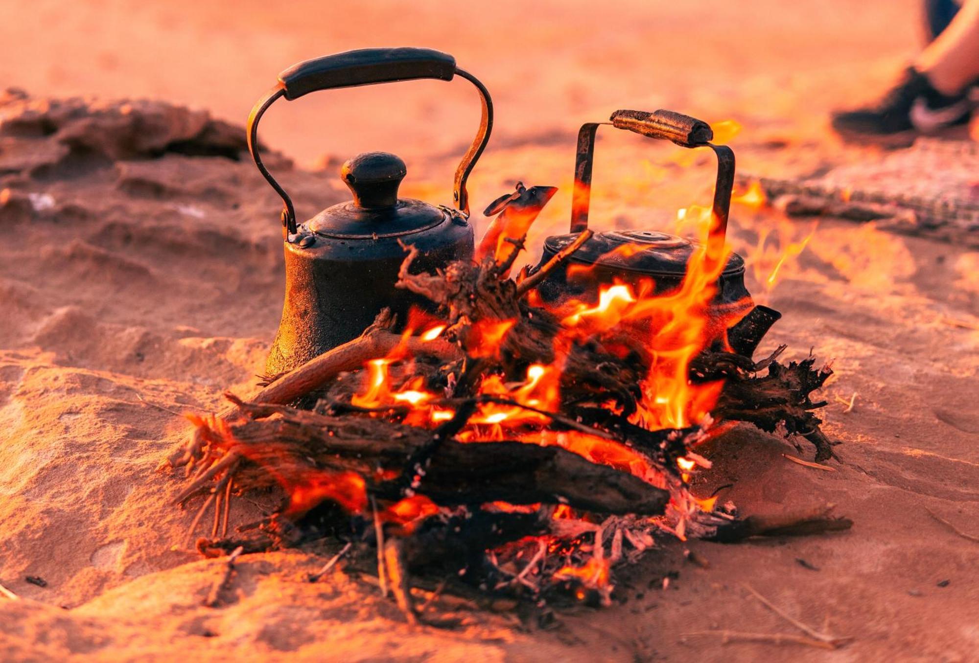 Bedouin Nights Camp Hotel Wadi Rum Bagian luar foto
