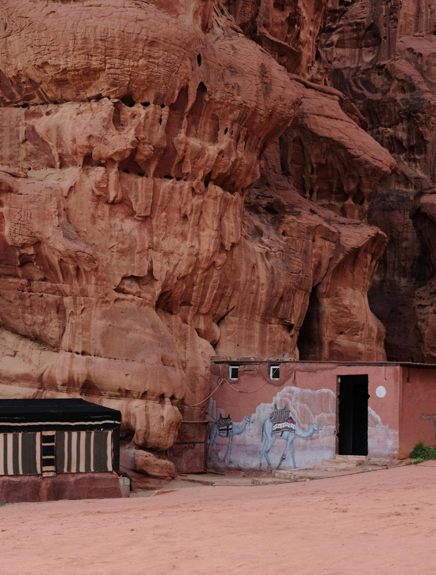 Bedouin Nights Camp Hotel Wadi Rum Bagian luar foto