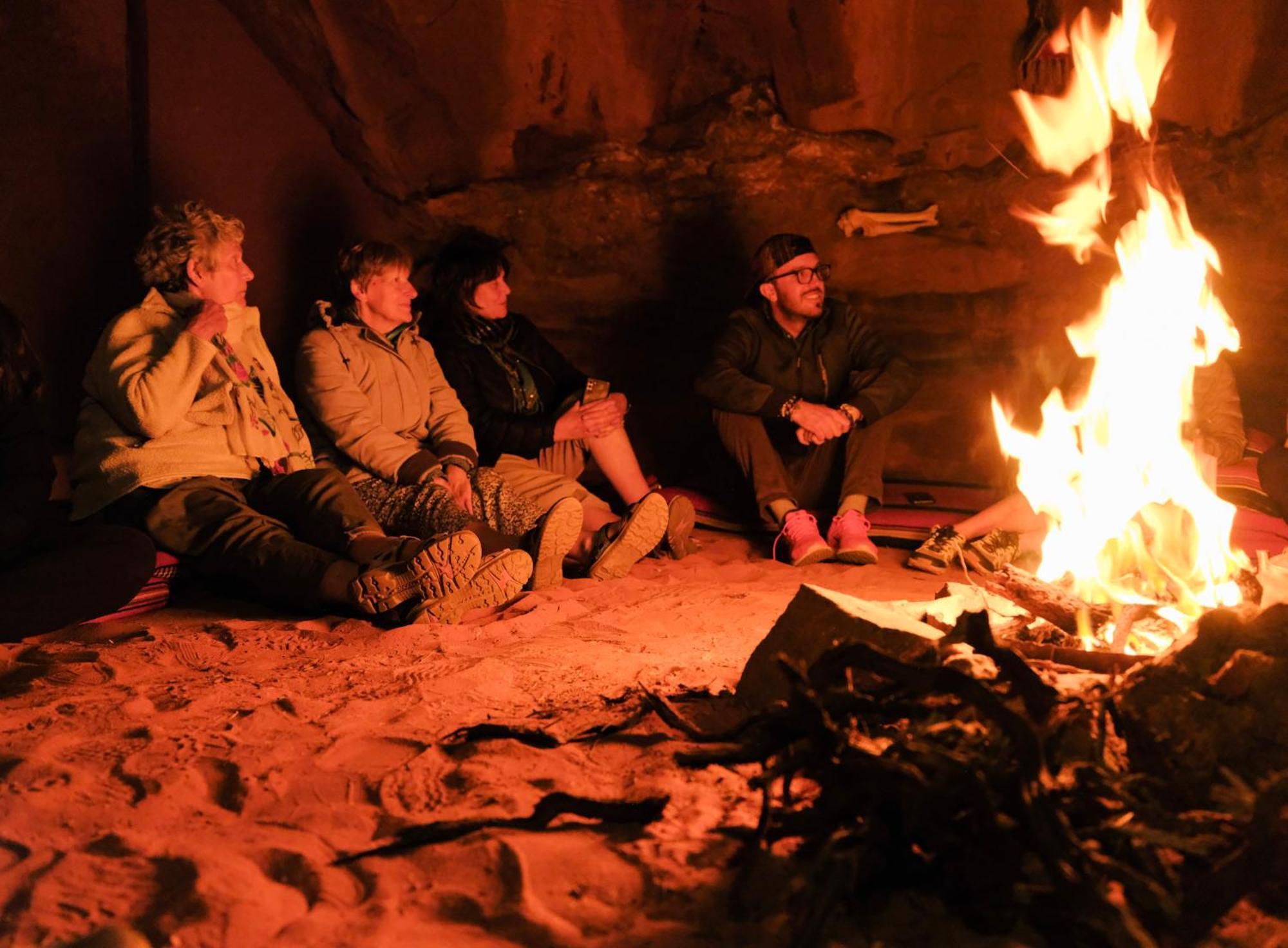 Bedouin Nights Camp Hotel Wadi Rum Bagian luar foto