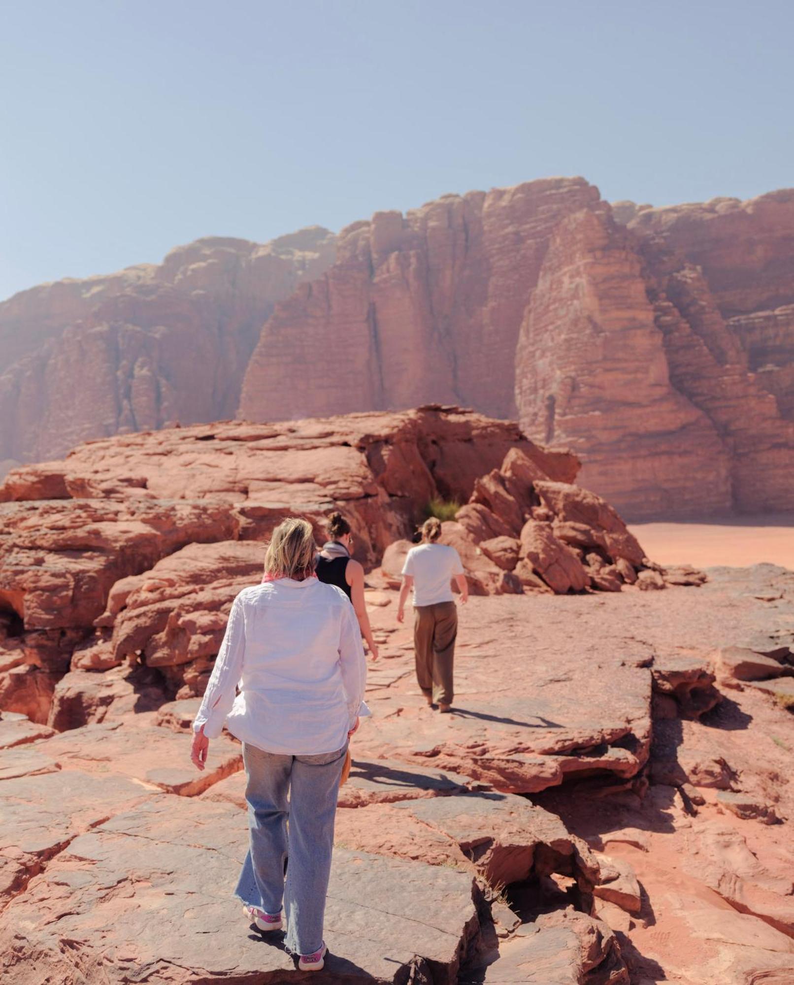Bedouin Nights Camp Hotel Wadi Rum Bagian luar foto