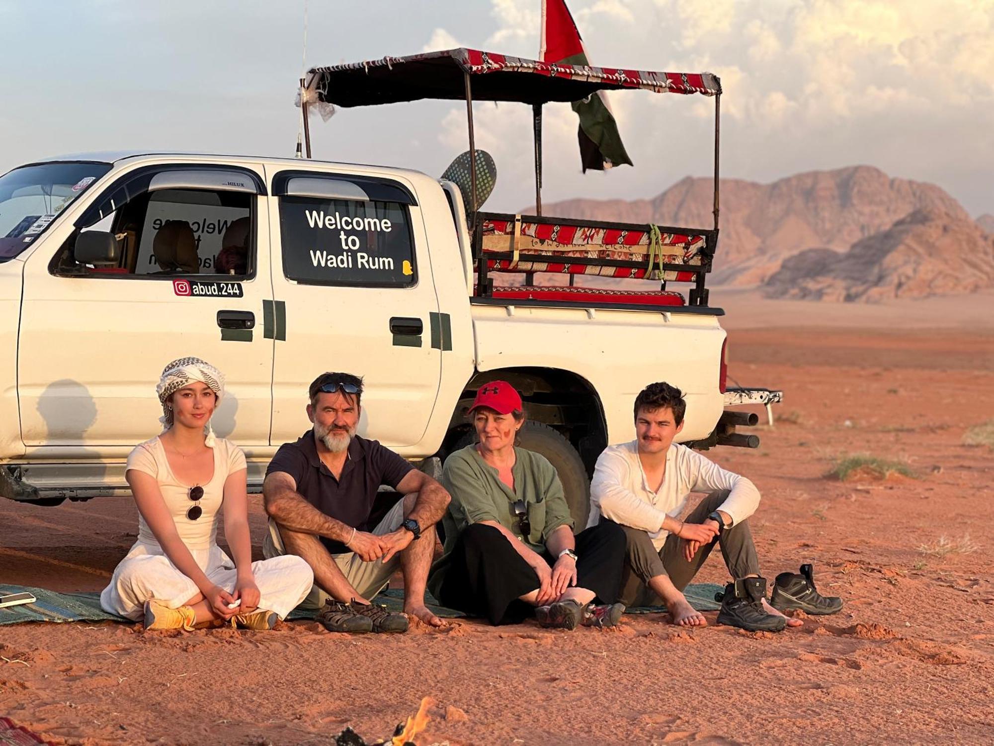 Bedouin Nights Camp Hotel Wadi Rum Bagian luar foto